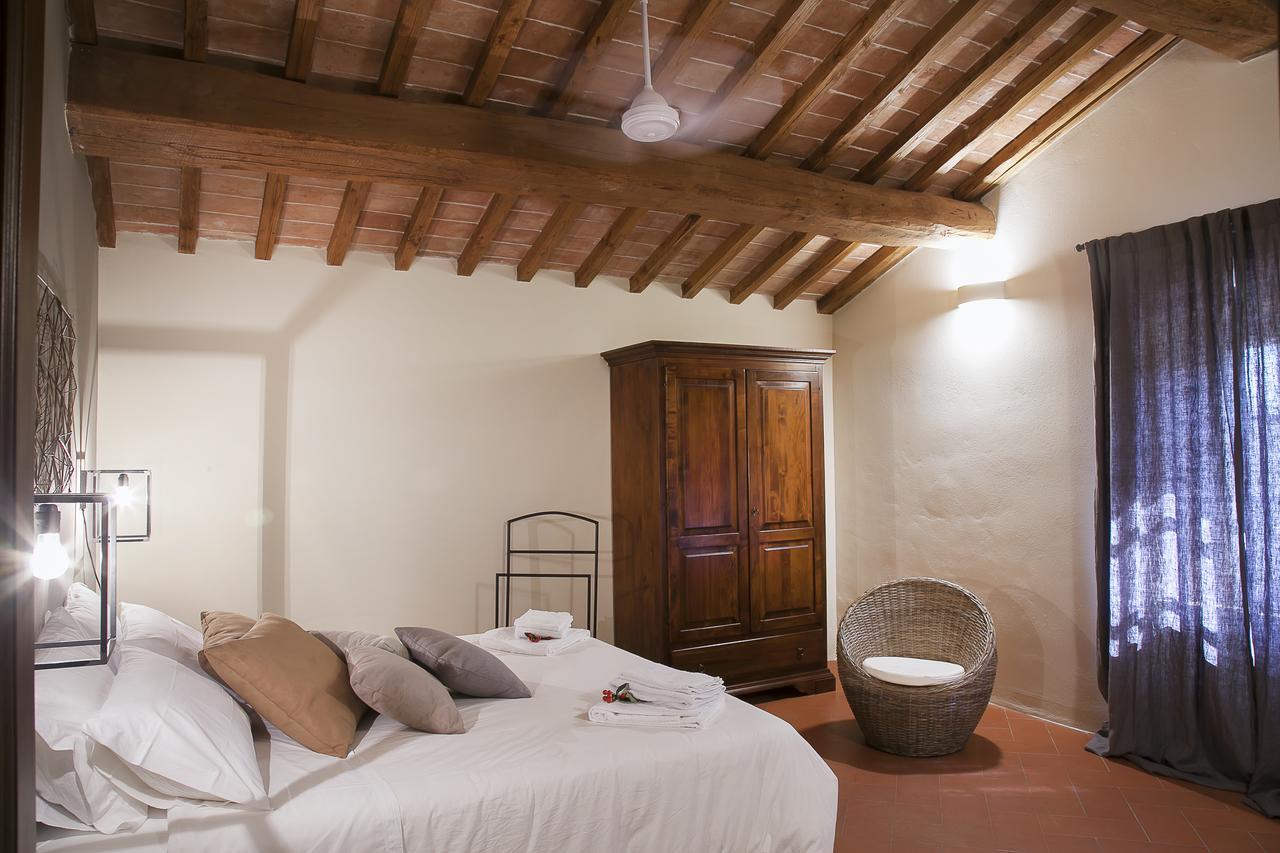 Palazzo Massaini - Cavarciano ปีเอนซา ภายนอก รูปภาพ